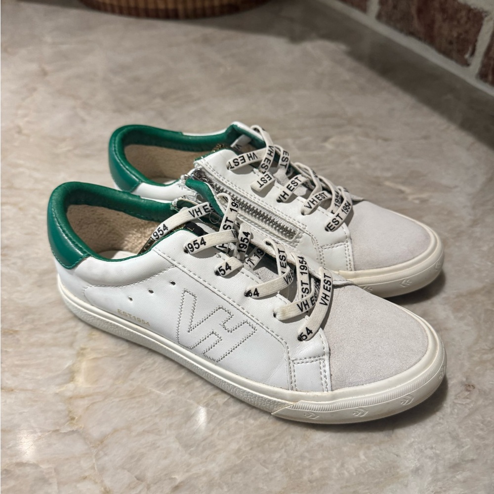 Vintage Havana White and Green Kids Sneakers size 4.